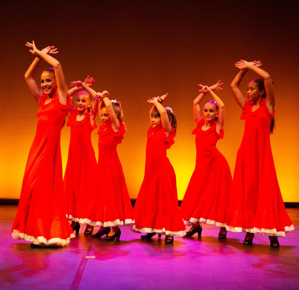 Danza española y flamenco en la Escola de Dansa Miriam Beltrán de Blanes