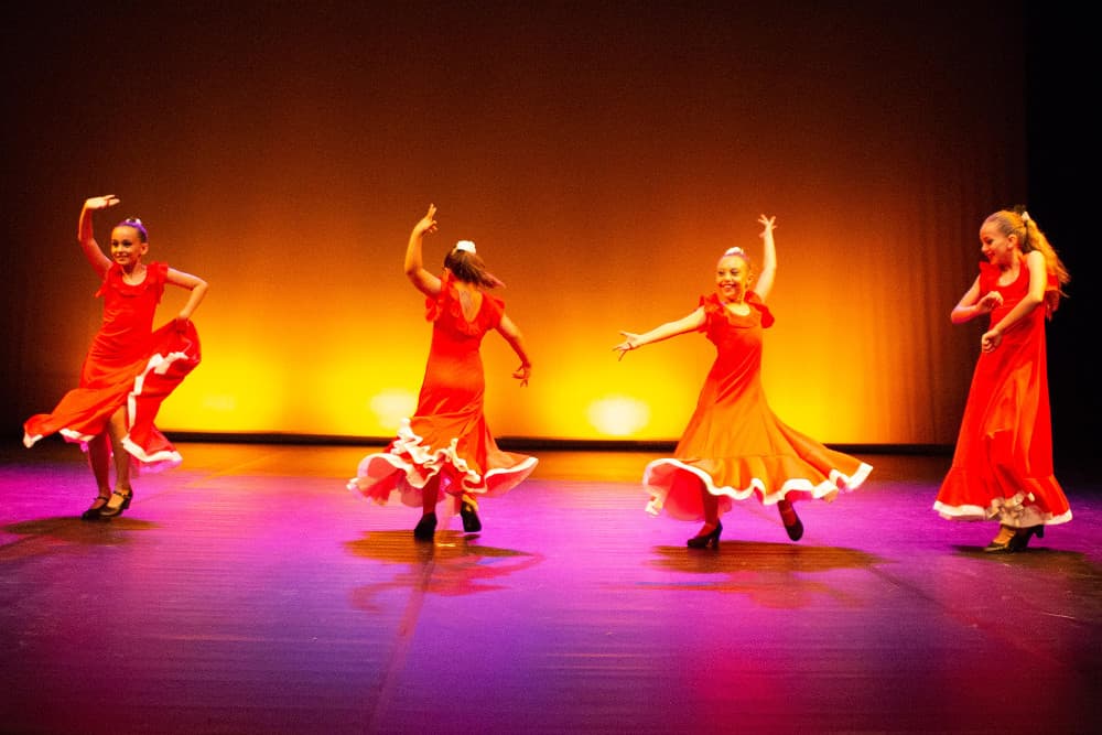 Danza española y flamenco en la Escola de Dansa Miriam Beltrán de Blanes