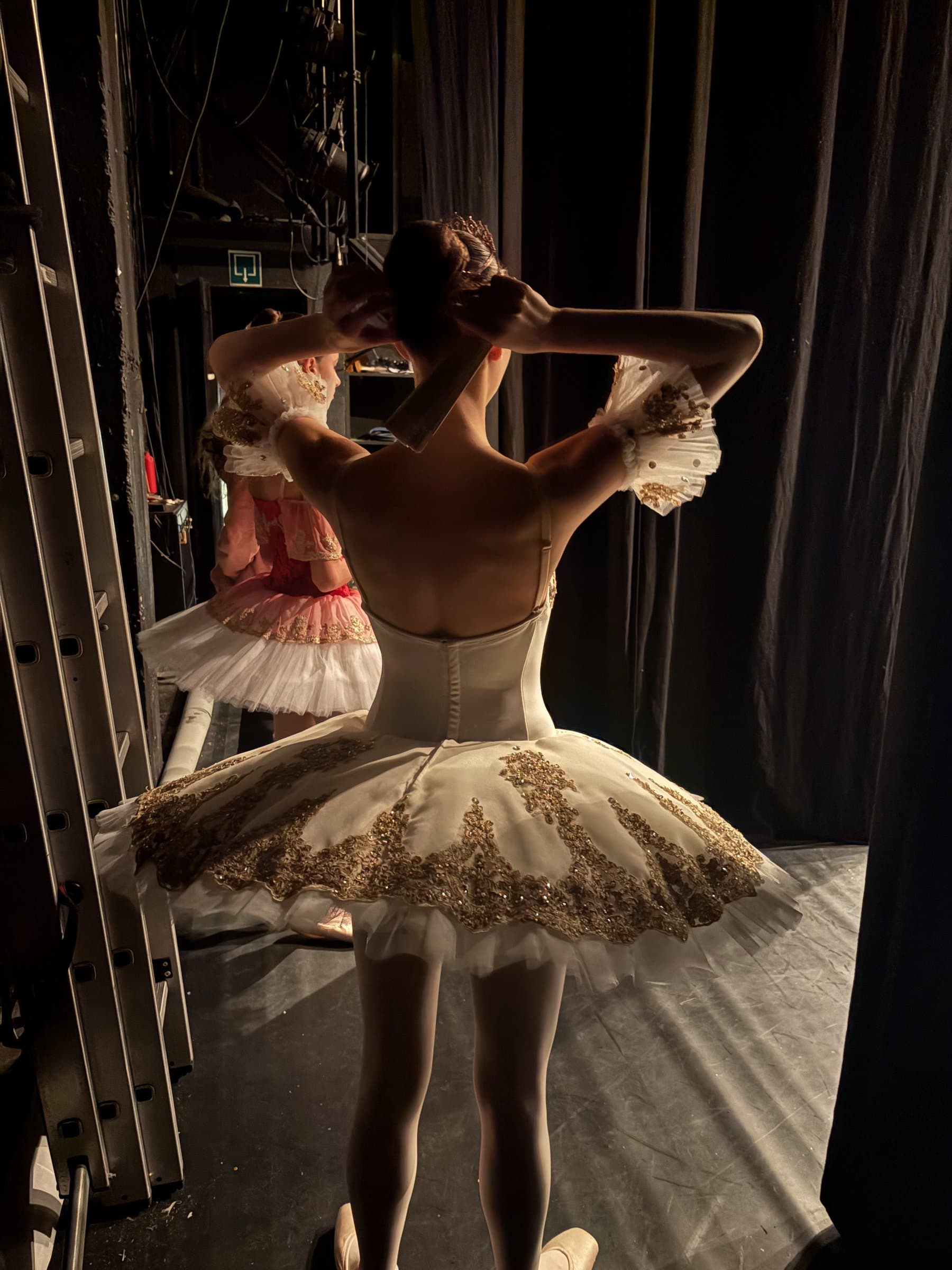 Alumnas de la Escola de Dansa Miriam Beltrán en el festival de fin de curso