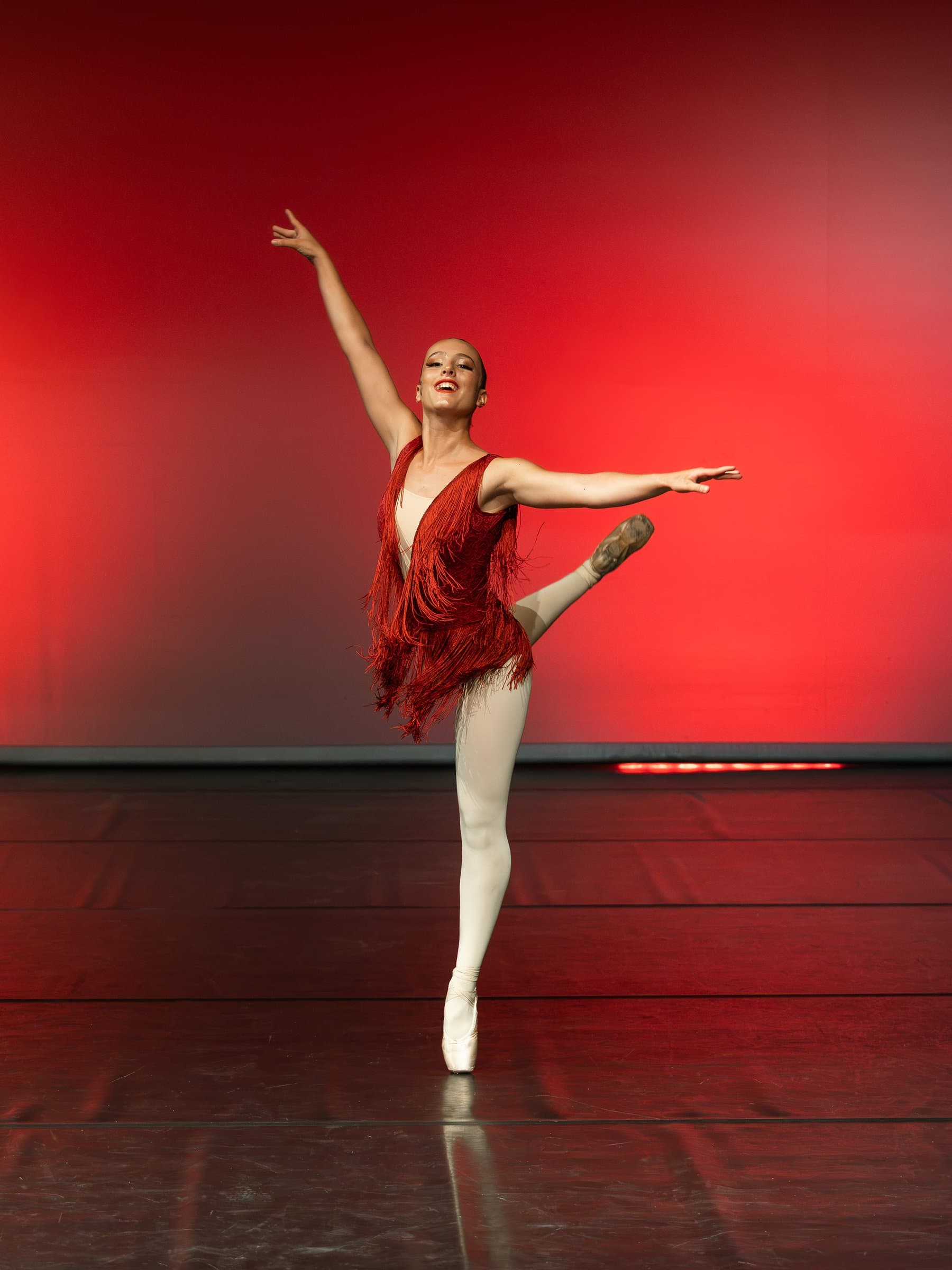 Alumnas de la Escola de Dansa Miriam Beltrán en el festival de fin de curso