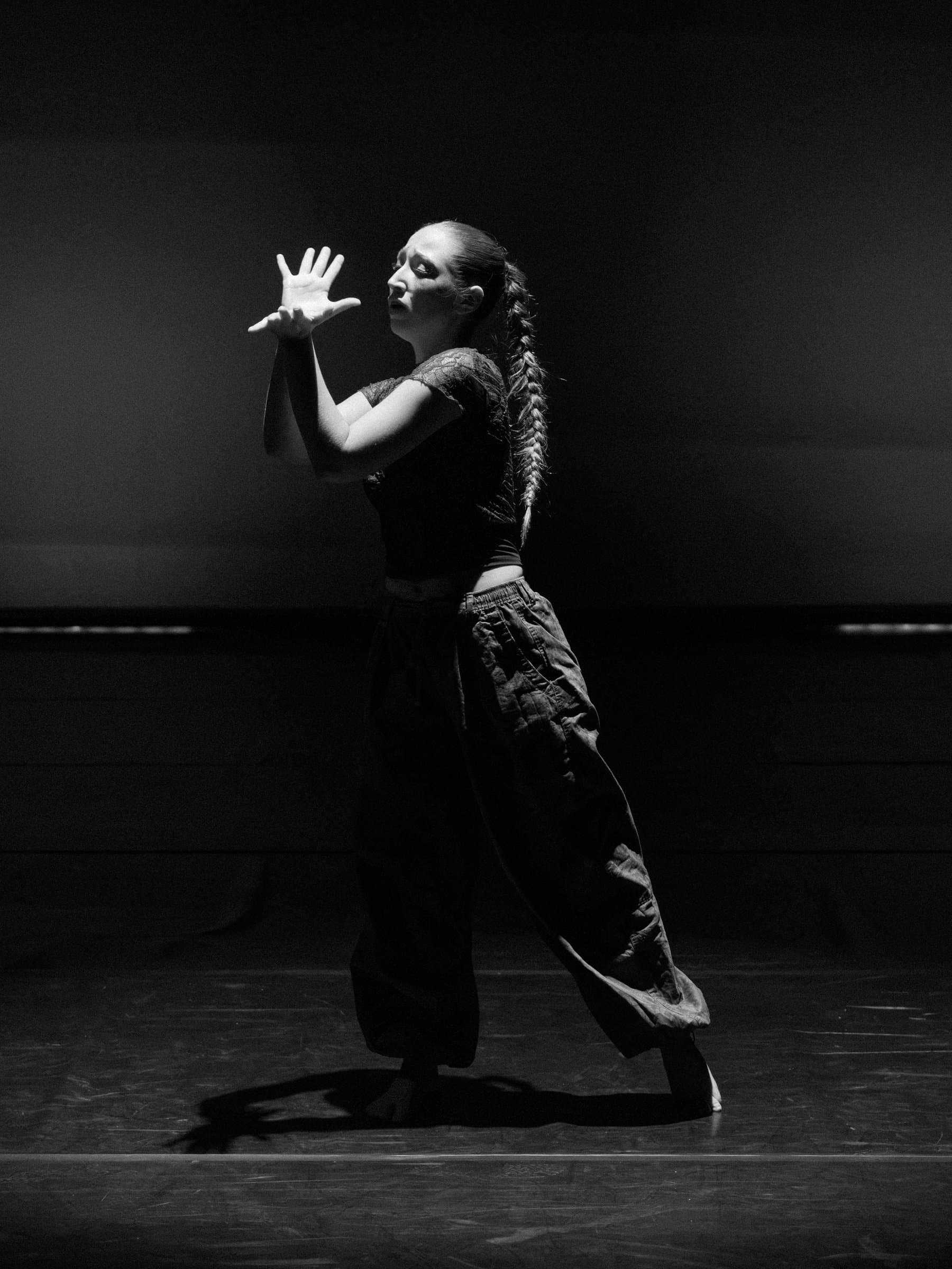 Alumnas de danza contemporánea y creativa de la Escola de Dansa Miriam Beltrán