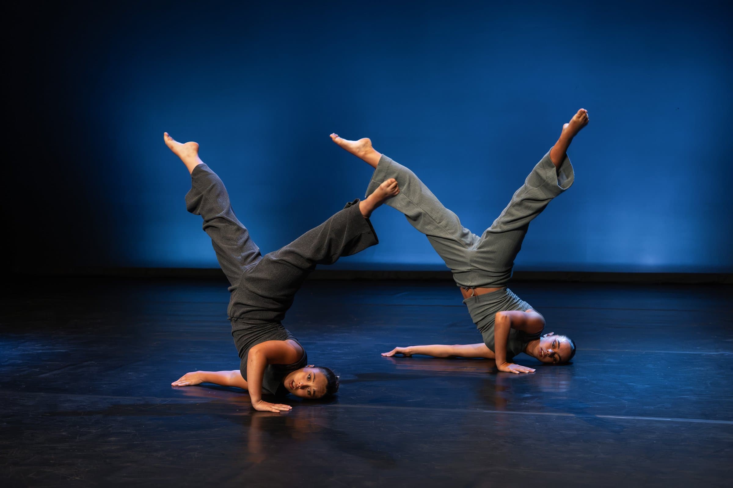 Alumnas de danza contemporánea y creativa de la Escola de Dansa Miriam Beltrán