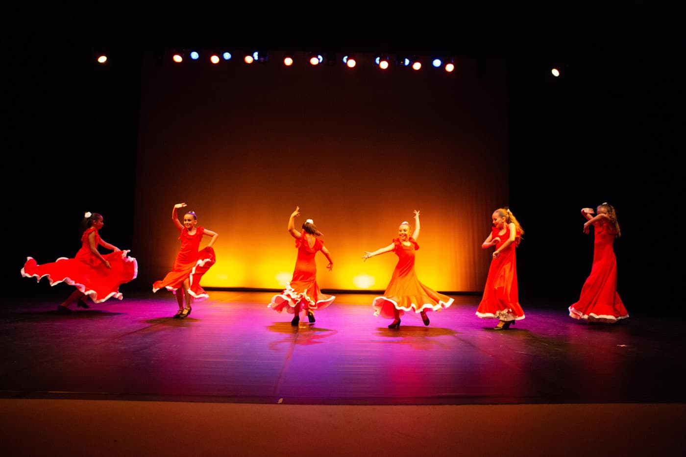 Danza española y flamenco en la Escola de Dansa Miriam Beltrán de Blanes